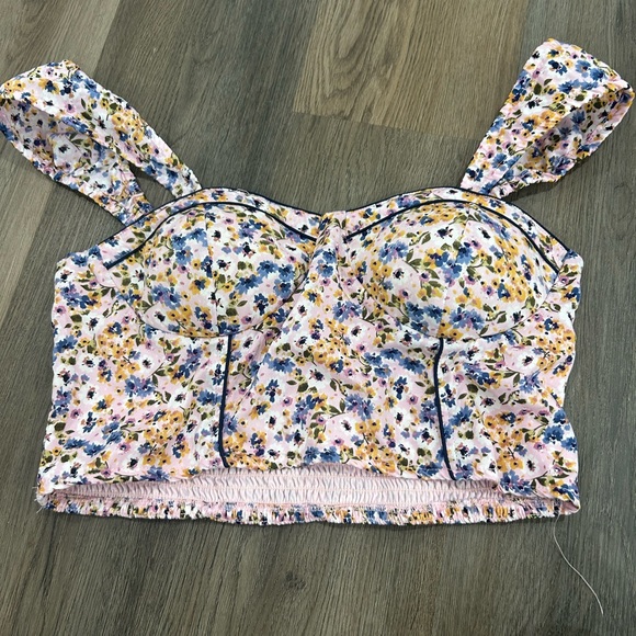 Bog Collective Tops - Floral Women's Crop Top